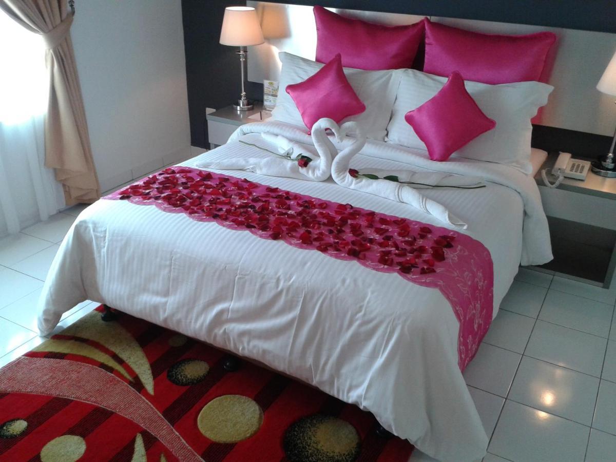 Klana Beach Resort Port Dickson Esterno foto